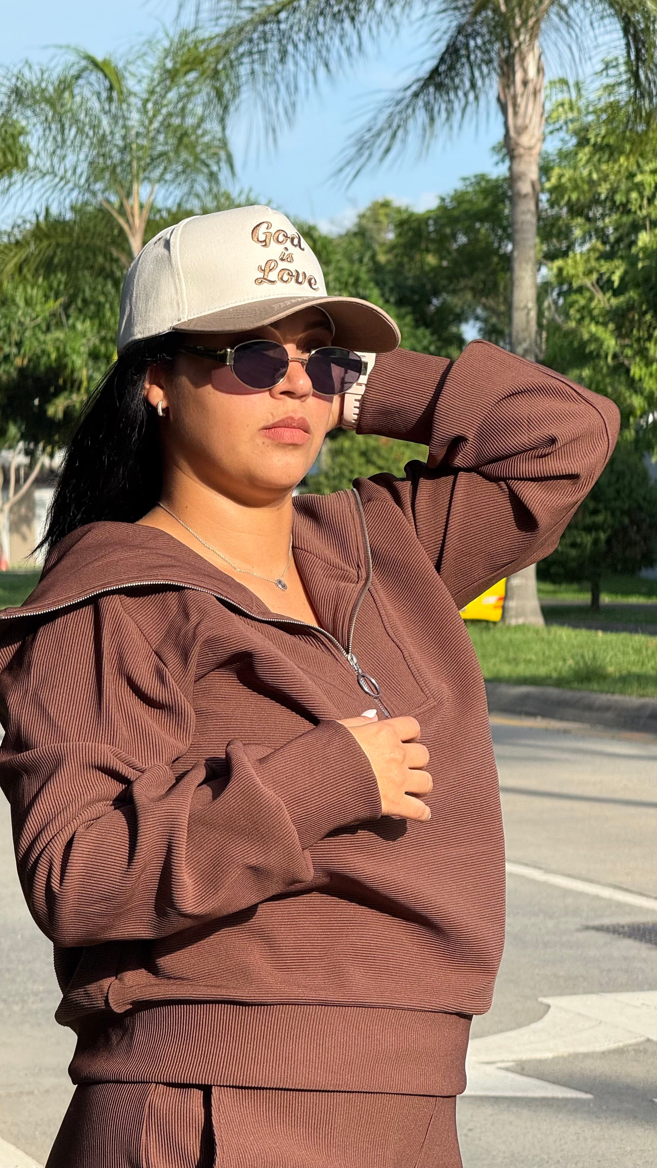 Brown Airport Zipper Set
